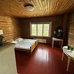 리조트 Kivisaari