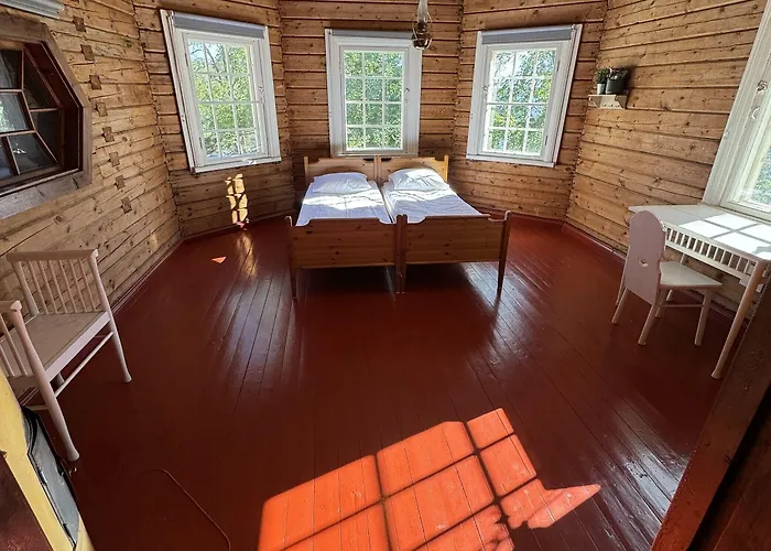 Kivisaari Θέρετρο *