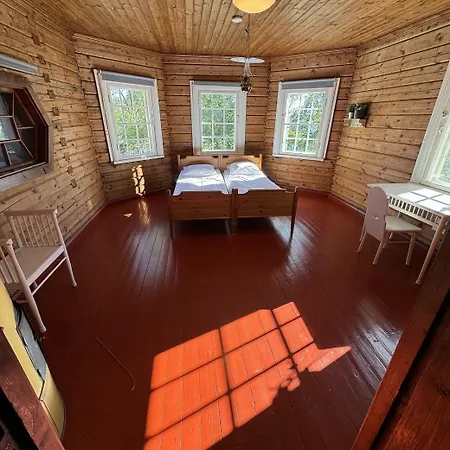 Kivisaari منتجع *