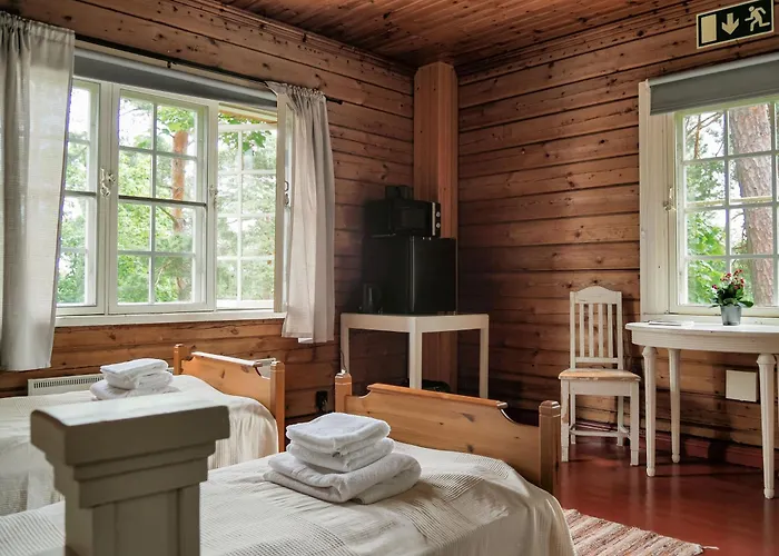 Kivisaari Resort *