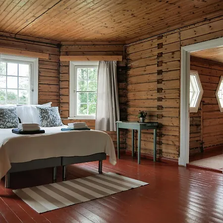 Kivisaari Semesteranläggning (resort) *